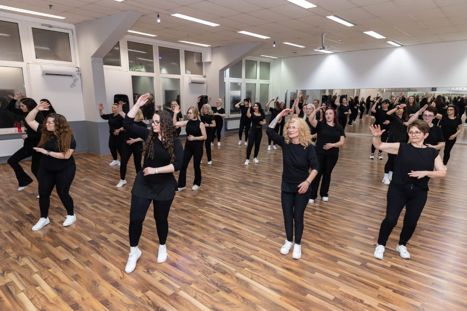 Dance fitness training for women by Dirty Dancing Fit